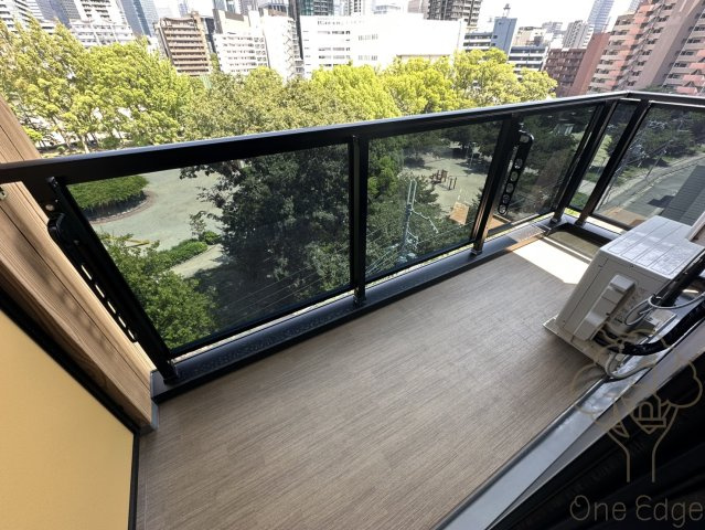 SHARIO GARDEN新梅田のバルコニー