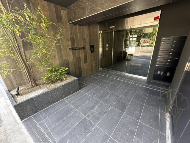 SHARIO GARDEN新梅田のエントランス