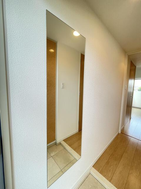 スカイコート下北沢壱番館の内装|明るい色調の室内です