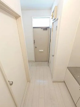 ＹＳコートＡの玄関