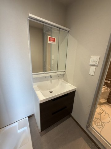 SHARIO GARDEN新梅田の独立洗面台