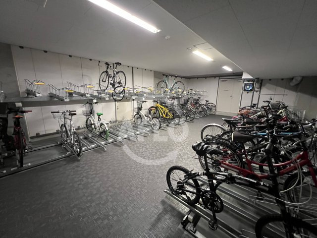ブランズタワー南堀江　日吉小学校の設備|ブランズタワー南堀江　駐輪場