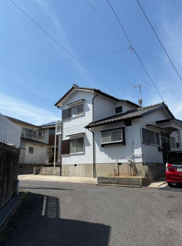 知多郡武豊町字ヱケ屋敷　中古戸建の前面道路含む現地写真|前面道路含む現地写真です