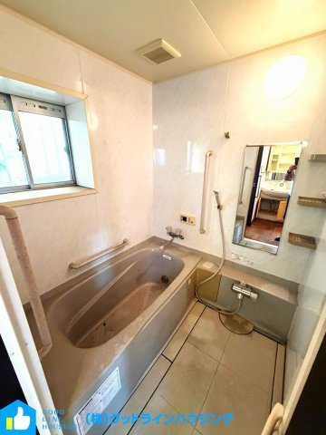 野村町戸建のキッチン|ダイニングテーブルも余裕で置けます