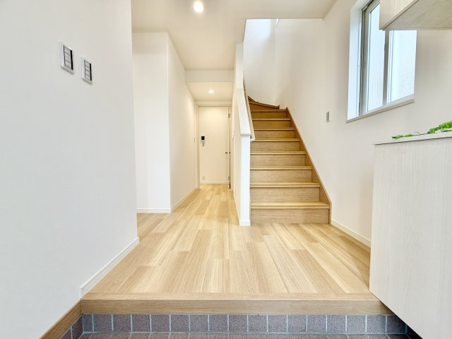 戸建 知立市八橋町大流の玄関