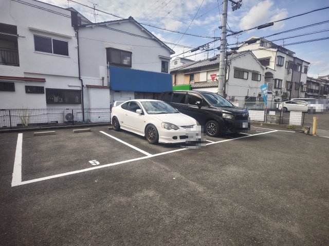 ドリームシャトーの駐車場