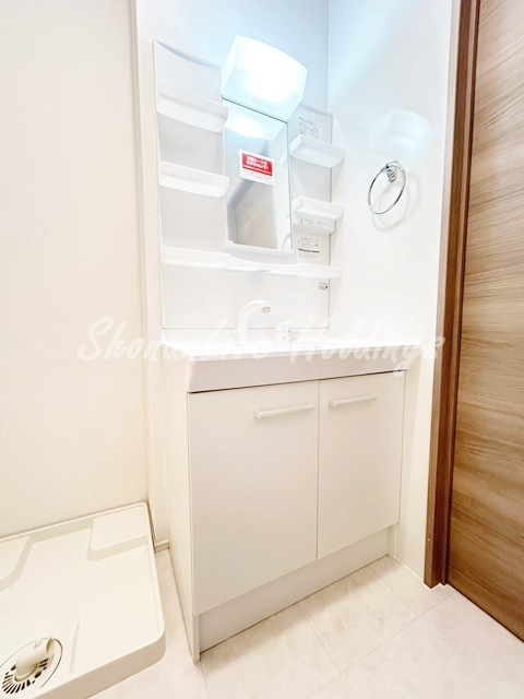 藤沢市本町１丁目の賃貸マンションの洗面所