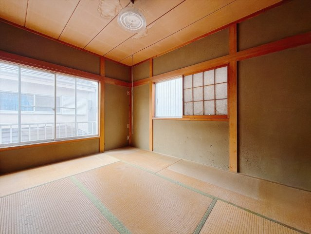 【中古戸建】邑楽郡大泉町大字古海の和室|■和室｜和室を書斎にしたり、冬にはコタツを敷いて家族みんなで年越しをするのもいいですね。家族みんなのお気に入りの空間になります♪