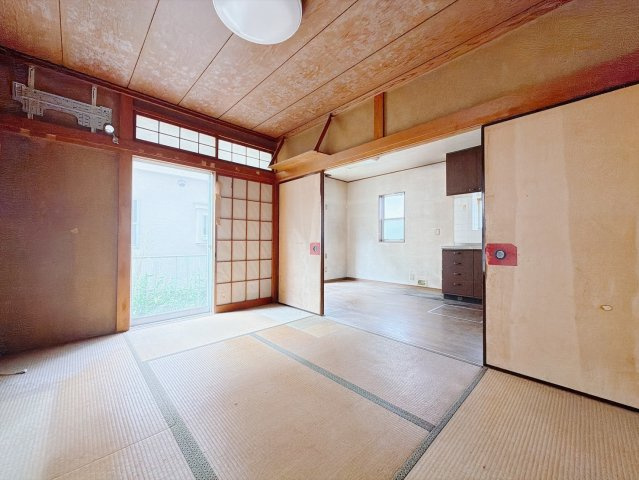 【中古戸建】邑楽郡大泉町大字古海の和室|■和室｜「続き間の和室」は、戸を開ければ大空間、閉じれば個室として活用できるのでお子様の遊び場や客間としても便利です♪