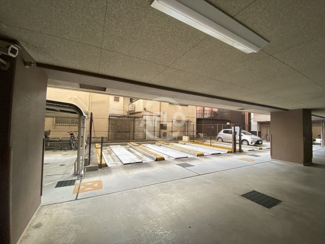 セレッソコート上本町EASTの駐車場|セレッソコート上本町EAST　駐車場