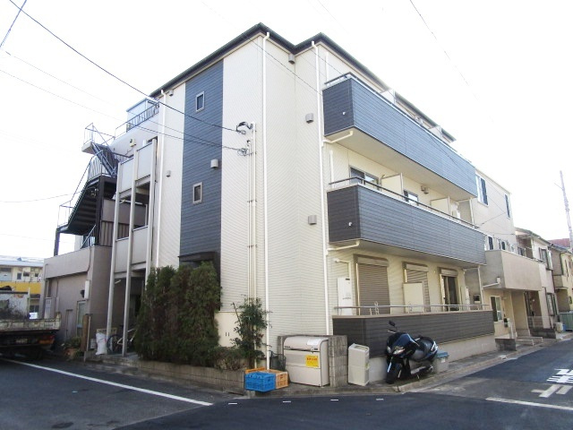 フォレストメゾン駒込の外観|閑静な住宅街にあるマンションです。
