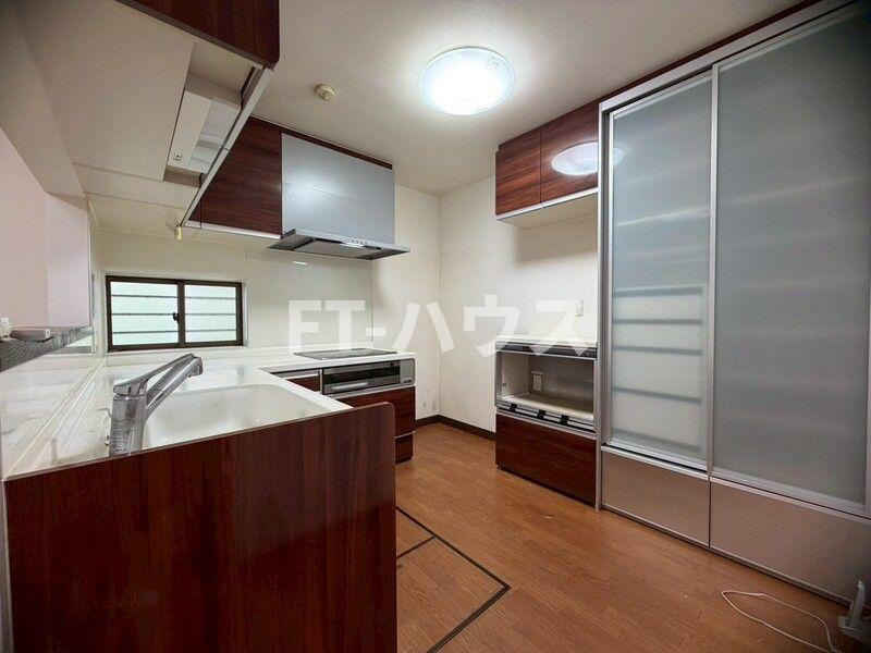 前原西8丁目戸建のキッチン