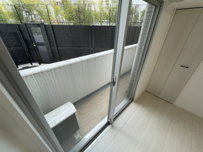 【バルコニー】 | SYFORME YOKOHAMA-SAKURAGICHO | ※同タイプ参考写真です（カラータイプが異なる場合がございます）