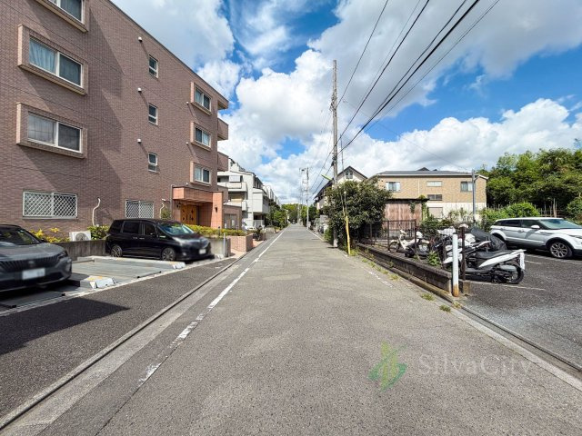 グランツ成城南のその他|前面道路