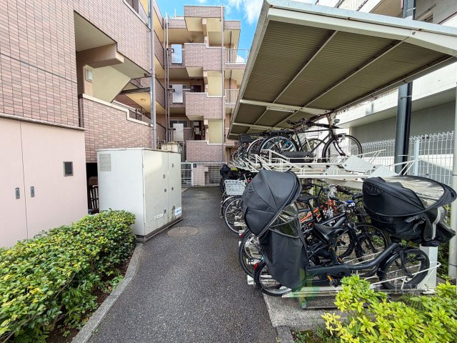 グランツ成城南の駐輪場