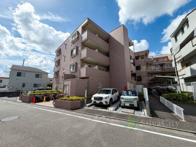 グランツ成城南の駐車場