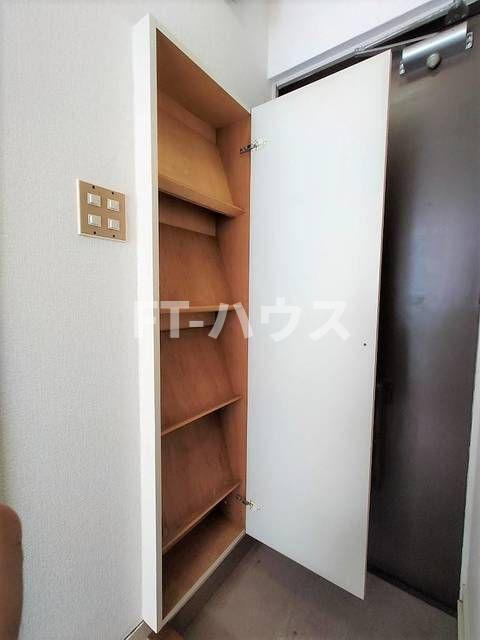 ジュネパレス新検見川第０１の収納