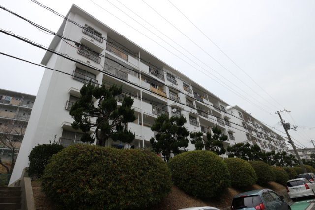 垂水上高丸住宅Ｂ棟の外観
