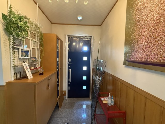 島原市有明町　平屋の玄関|明るく収納もたくさんある玄関です！