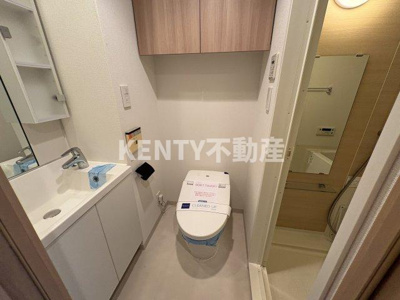 【トイレ】 | レジディア蒲田Ｖ | 落ち着いた色調のトイレです