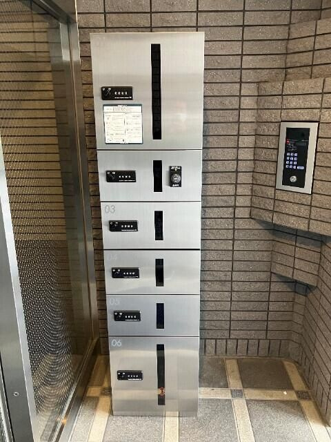 ラフィーネ八千代のエントランス