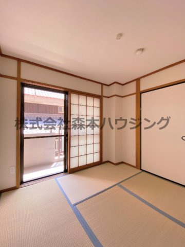 【和室】 | 　シャトー寺浦 | 畳の上でゆっくりとくつろげる和室です