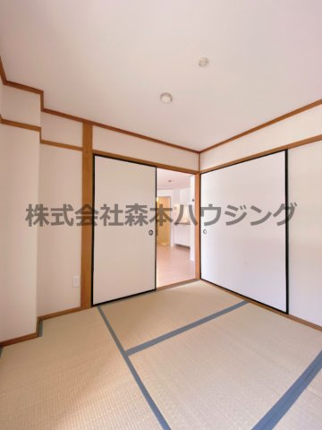 【和室】 | 　シャトー寺浦 | 明るい和室です