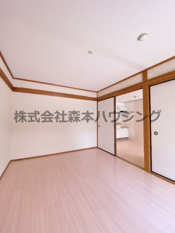 【洋室】 | 　シャトー寺浦 | ゆったりした洋室です