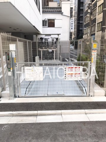 パレステージ秋葉原の駐車場