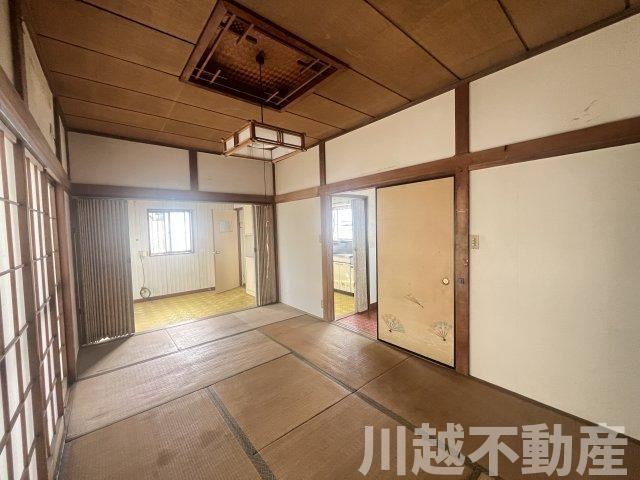 【川越かし野台】和の佇まいの５DKの和室|和室１は1階にあり、ダイニング脇にある7.5帖の広さは「茶の間」で利用できます