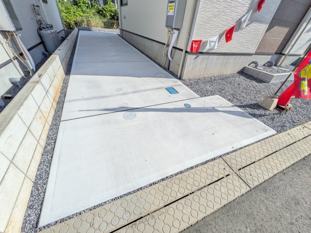 土浦市上高津2期　新築戸建て　3号棟の駐車場|駐車は2台可能です♪