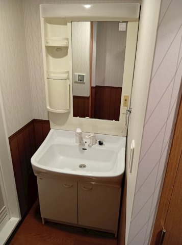 台東区根岸２丁目の賃貸マンションの洗面所