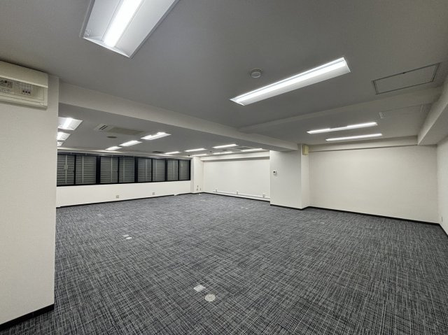 ＥＰＯ　ＳＨＩＮＯＳＡＫＡ　ＢＵＩＬＤＩＮＧ