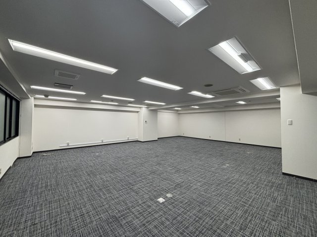 ＥＰＯ　ＳＨＩＮＯＳＡＫＡ　ＢＵＩＬＤＩＮＧ