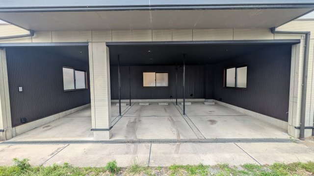 エスパス・ドゥ・ルポの駐車場