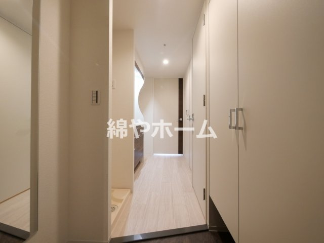 プレリスＮＥＯ大阪十三エルヴィオンの玄関|ゆったりとした玄関です