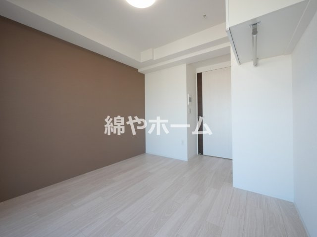 プレリスＮＥＯ大阪十三エルヴィオンの洋室|きれいな洋室です
