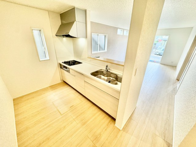 クレイドルガーデン　岡崎市中町第6のキッチン|収納力に優れたキッチンで、家族の食事づくりも効率よく進められます。