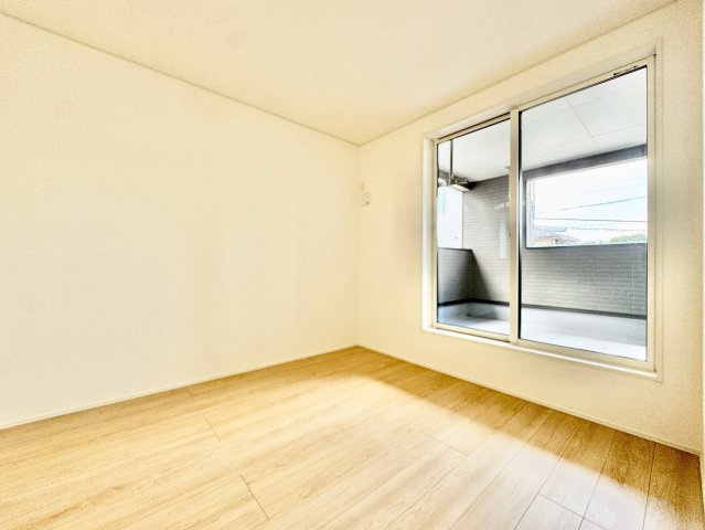 クレイドルガーデン　岡崎市中町第6の洋室|収納も充実した主寝室で、夫婦のプライベート空間をゆったりと確保できます。