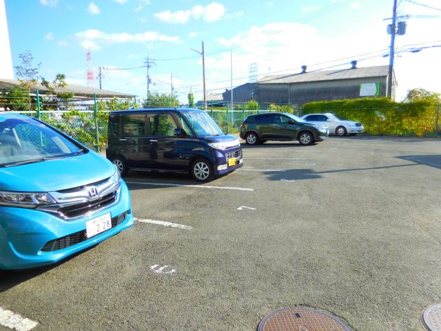 野田マンションⅢの駐車場