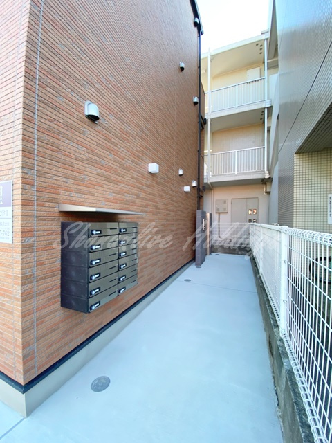 ベイルーム県立大学Ⅱのエントランス|綺麗なエントランス