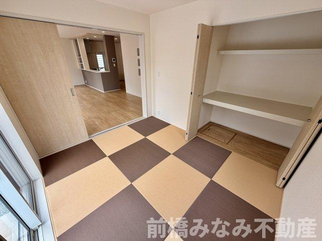 【新築】前橋市後家町　１号棟(全２棟)　ブルーミングガーデン　新築建売分譲の和室|和室ならではの温かな和の空間で寛ぎの時間を過ごせます