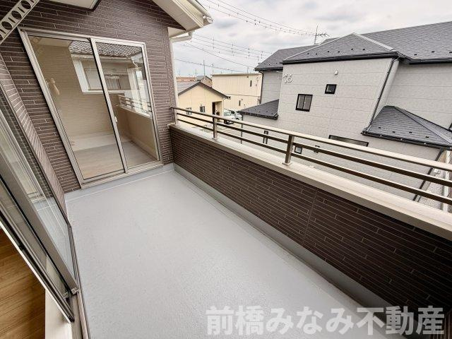 【新築】前橋市後家町　１号棟(全２棟)　ブルーミングガーデン　新築建売分譲のバルコニー|暖かな日差しのふりそそぐバルコニー