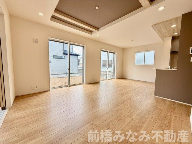 【新築】前橋市後家町　１号棟(全２棟)　ブルーミングガーデン　新築建売分譲の居間・リビング|リビングです