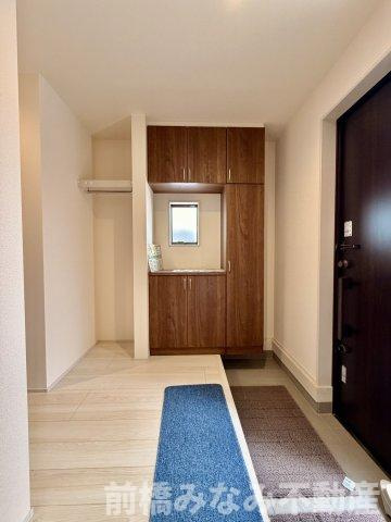 【新築】前橋市総社町植野第２　１号棟(全３棟)　リーブルガーデン　新築建売分譲の玄関|ゆったりとした玄関です