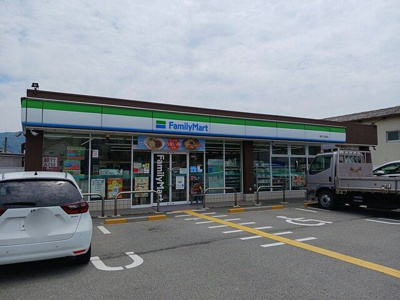 【周辺】 | ノーブルクレイン | ファミリーマート八木町店まで585m