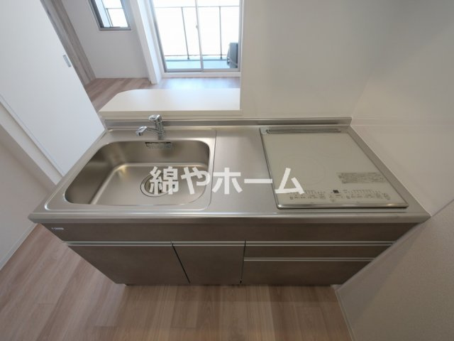プレリスＮＥＯ大阪十三エルヴィオンのキッチン|コンパクトなキッチンで掃除もラクラク