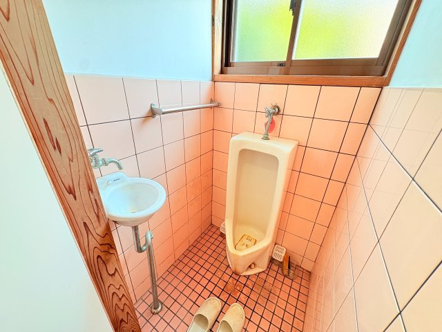 佐賀市諸富町大字山領　和室8帖　4LDKのトイレ