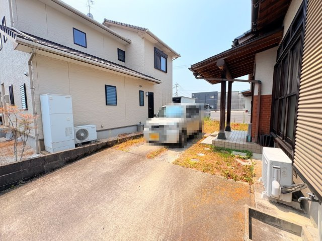 佐賀市諸富町大字山領　和室8帖　4LDKの駐車場