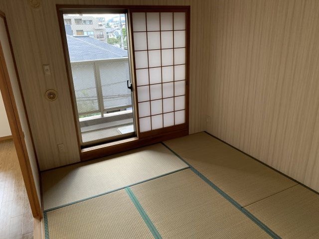 芦屋市船戸町の賃貸マンションの居間・リビング